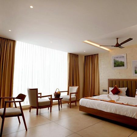 Bluemist Resorts Athirappilly Esterno foto