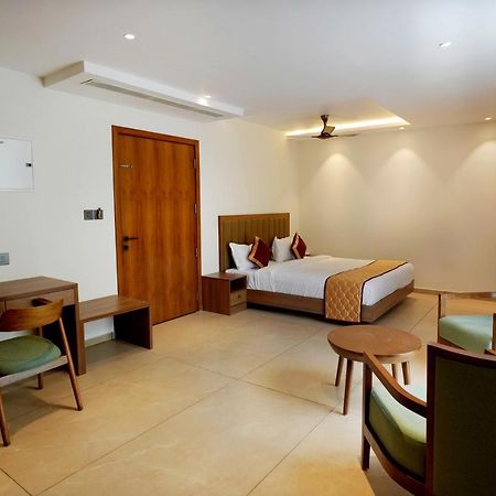 Bluemist Resorts Athirappilly Esterno foto