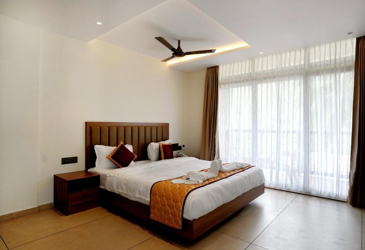 Bluemist Resorts Athirappilly Esterno foto