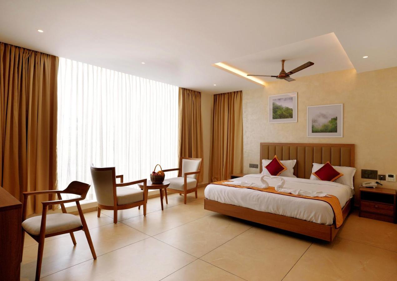 Bluemist Resorts Athirappilly Esterno foto