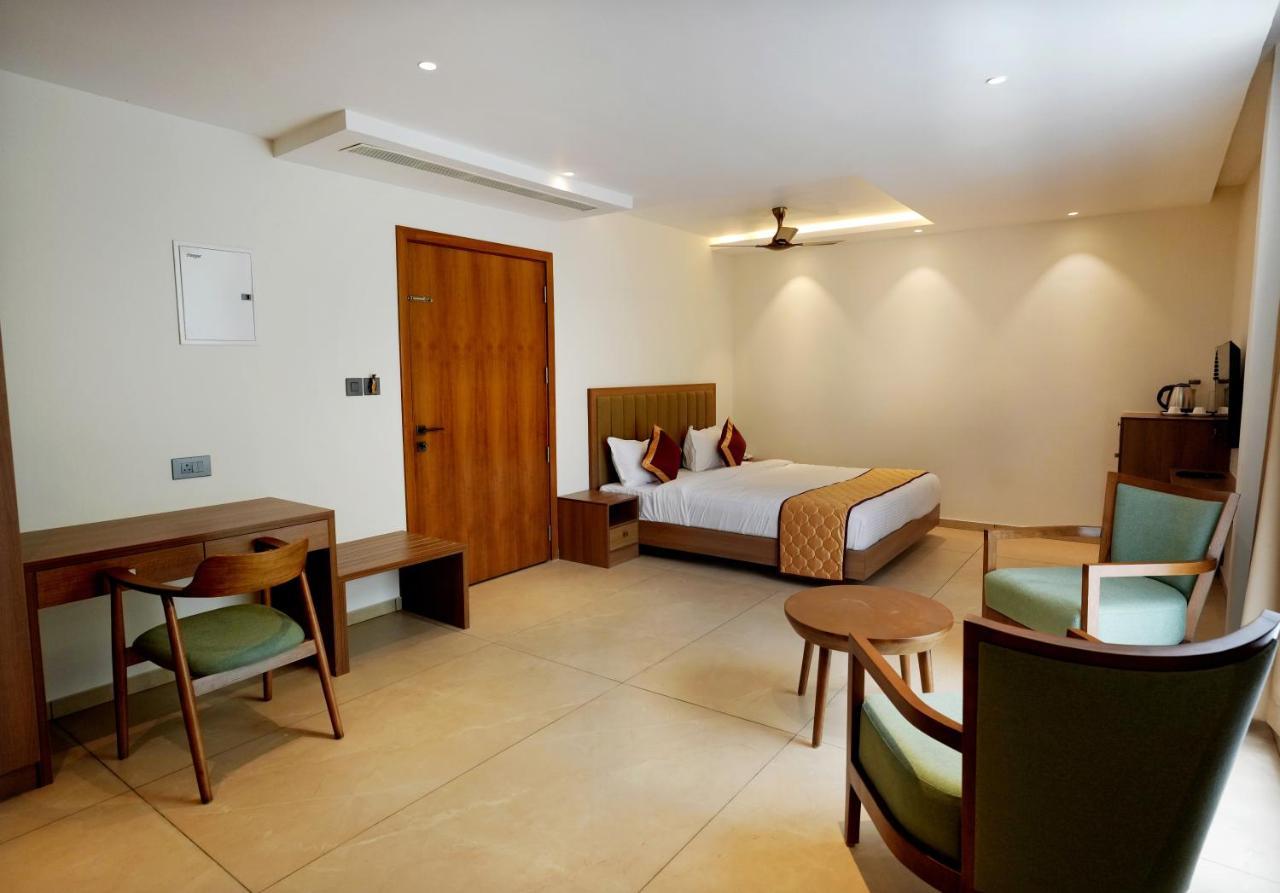 Bluemist Resorts Athirappilly Esterno foto