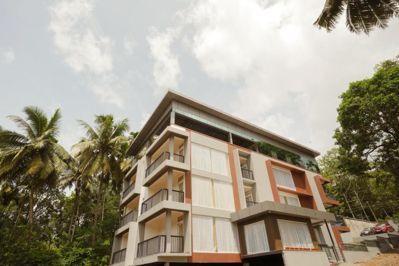 Bluemist Resorts Athirappilly Esterno foto