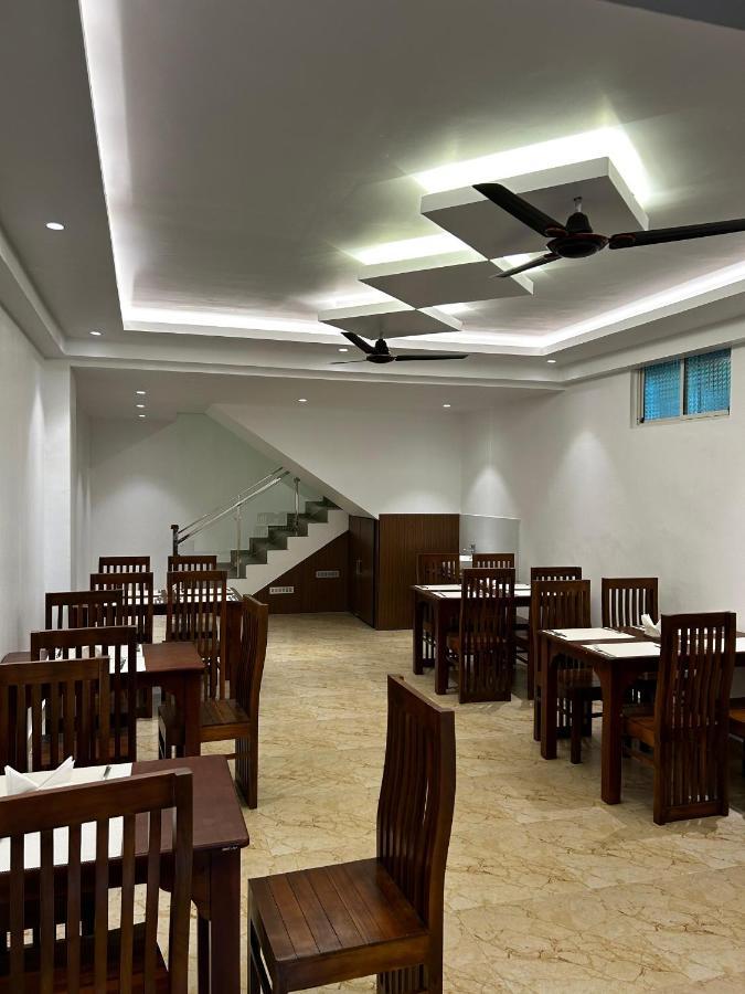 Bluemist Resorts Athirappilly Esterno foto